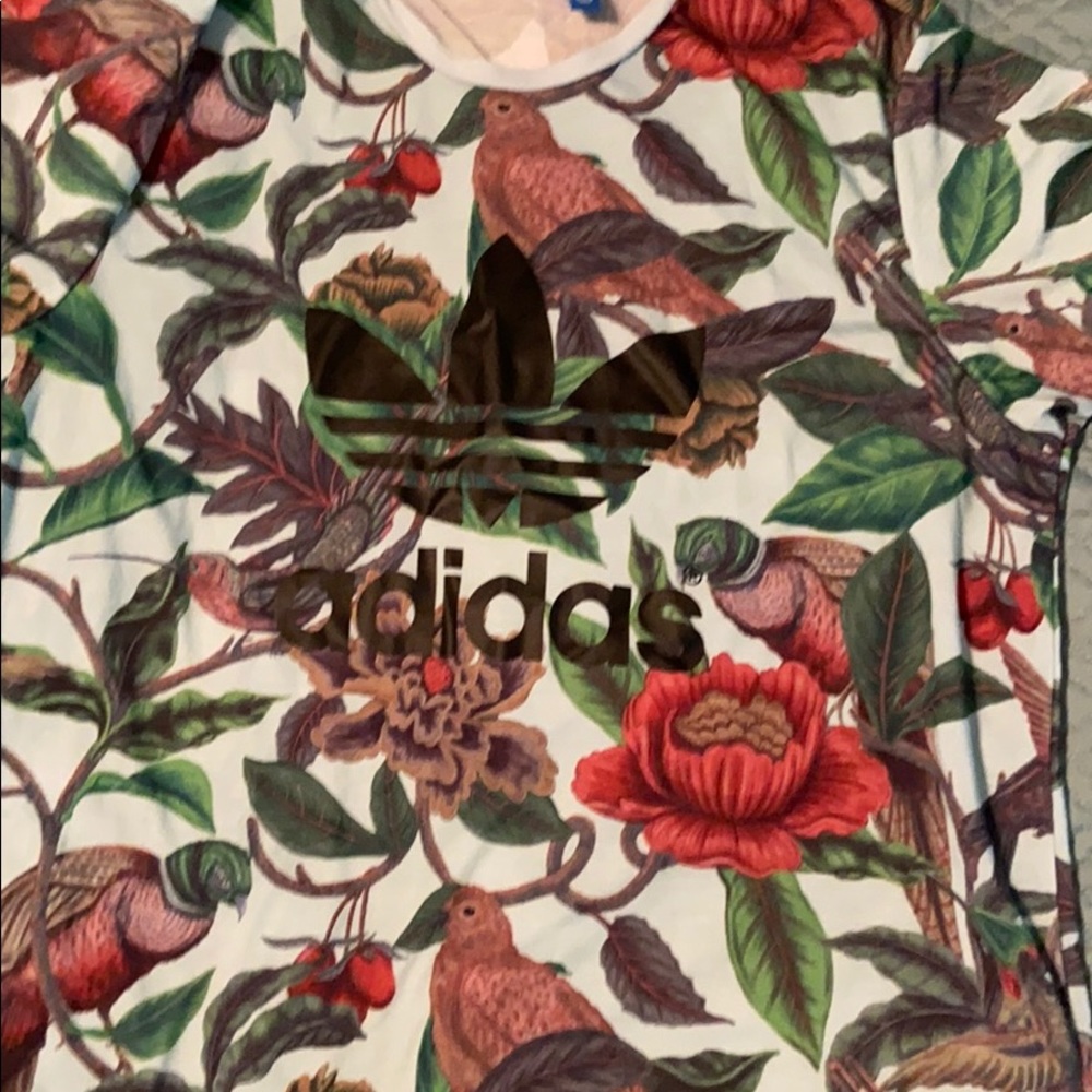 Gently worn Adidas T-shirt and leggings